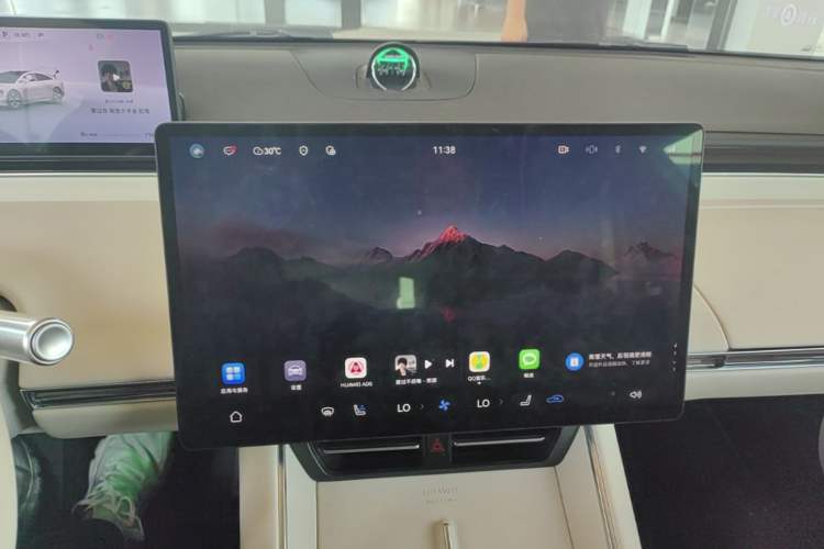 Used Hima Luxeed S7 2025 855 km Max Audio And AC Panel