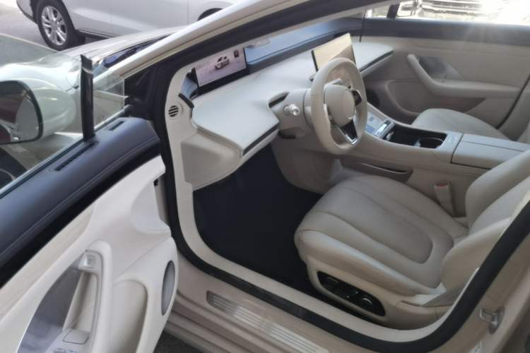 Used Hima Luxeed S7 2025 705 km Pro Driver Seat