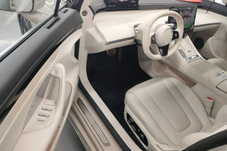 Used Hima Luxeed S7 2025 855 km Max Driver Seat