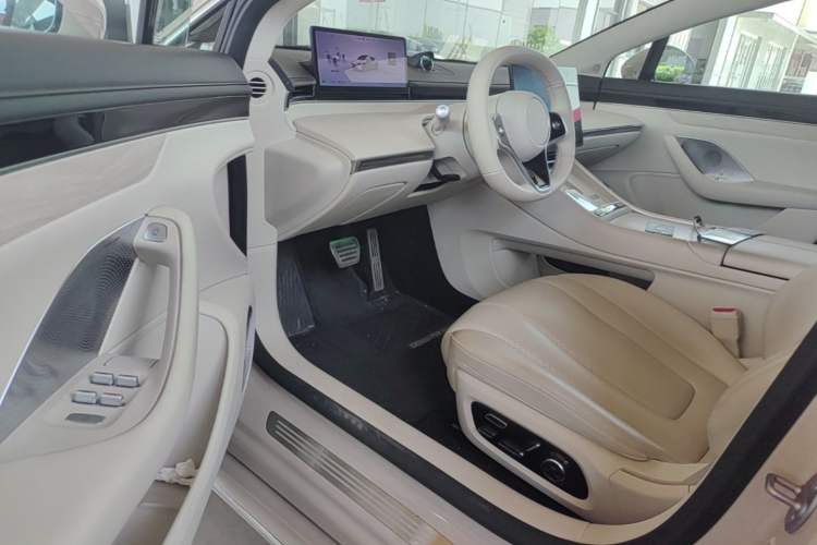 Used Hima Luxeed S7 2025 855 km Max Driver Seat