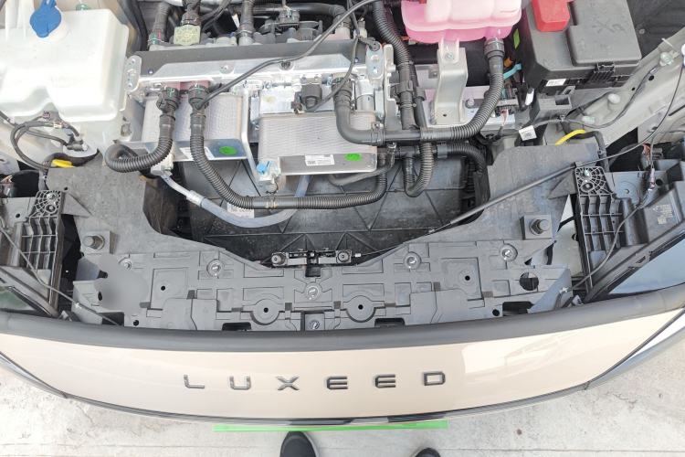 Used Hima Luxeed S7 2025 855 km Max Engine Bay