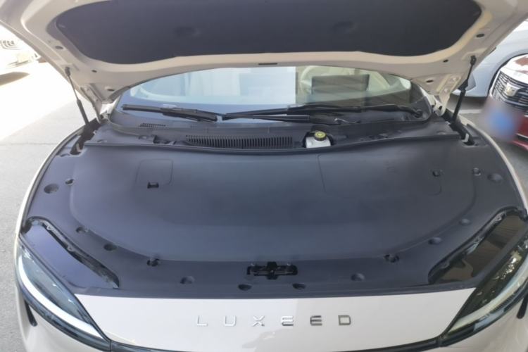 Used Hima Luxeed S7 2025 705 km Pro Engine Bay