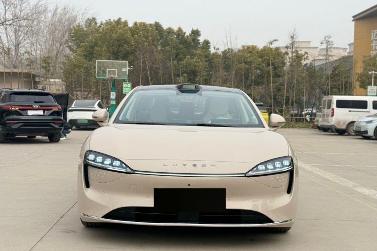 Used Hima Luxeed S7 2025 855 km Max Exterior 1