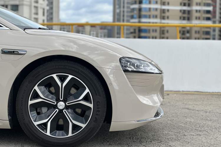 Used Hima Luxeed S7 2025 855 km Max Exterior 10