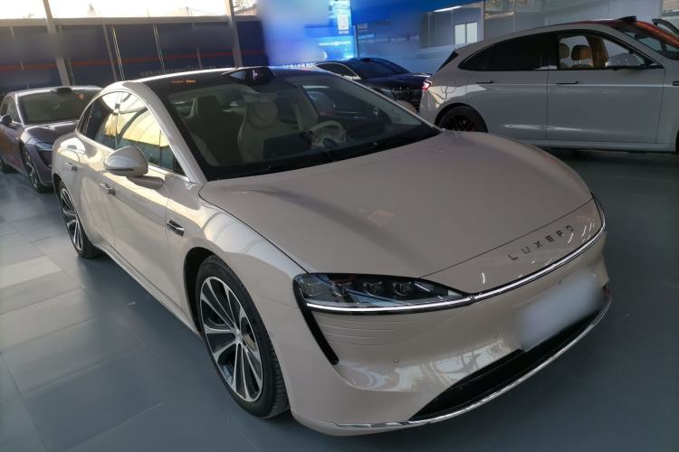 Used Hima Luxeed S7 2025 855 km Max Exterior 2