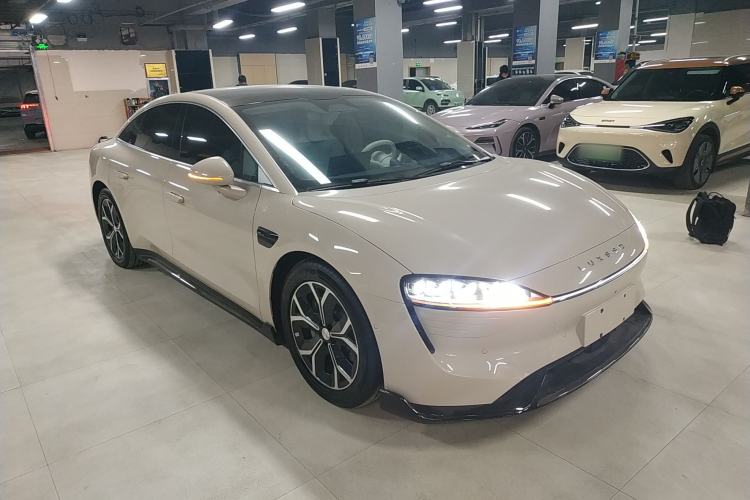 Used Hima Luxeed S7 2025 705 km Pro Exterior 2