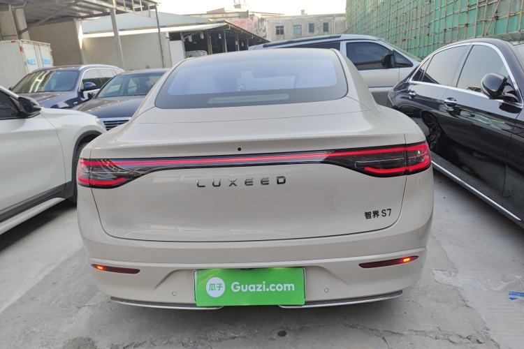 Used Hima Luxeed S7 2025 855 km Max Exterior 4
