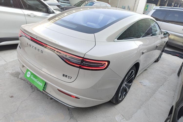 Used Hima Luxeed S7 2025 855 km Max Exterior 5