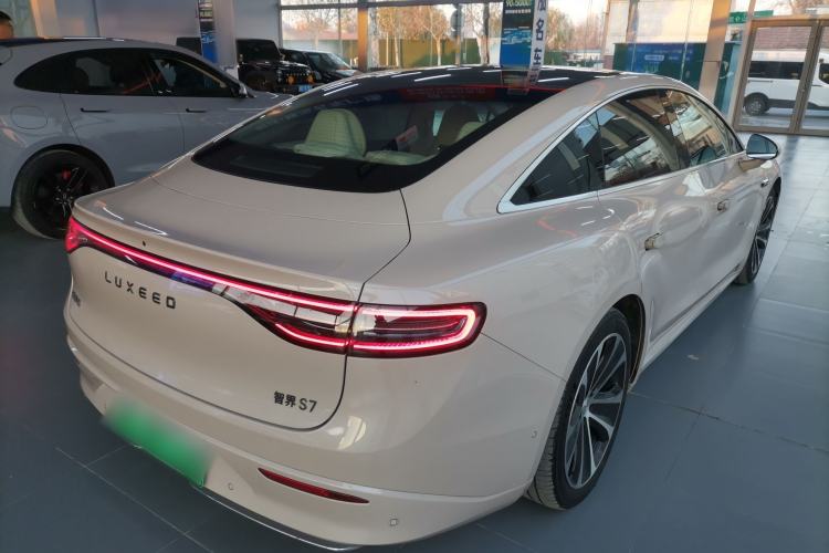 Used Hima Luxeed S7 2025 855 km Max Exterior 5