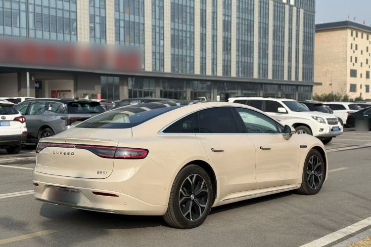 Used Hima Luxeed S7 2025 855 km Max Exterior 5