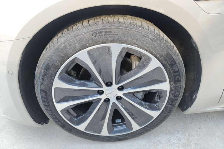 Used Hima Luxeed S7 2025 855 km Max Exterior 7