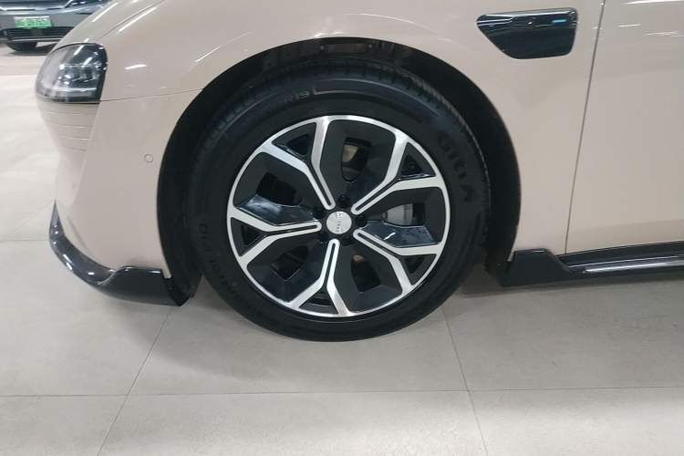 Used Hima Luxeed S7 2025 705 km Pro Exterior 7
