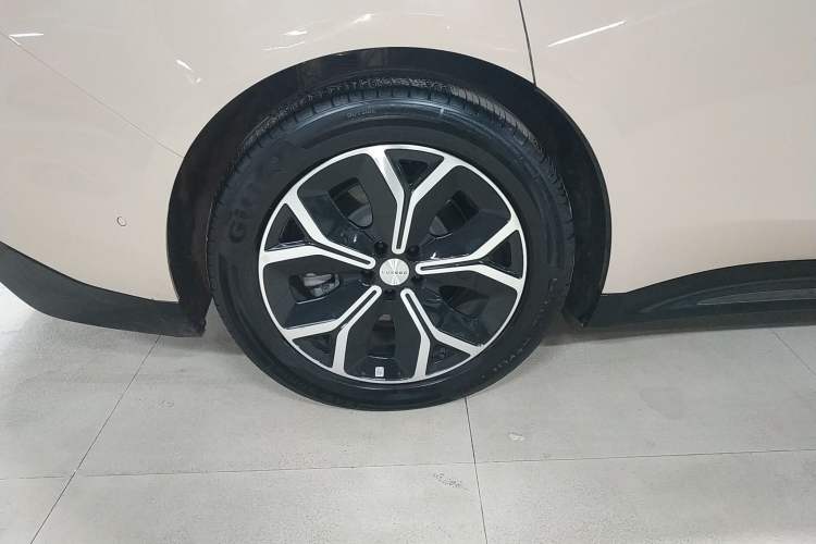 Used Hima Luxeed S7 2025 705 km Pro Exterior 8