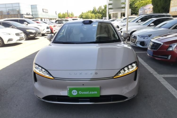 Used Hima Luxeed S7 2025 705 km Pro Front