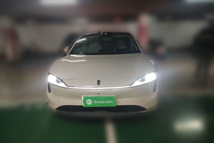 Used Hima Luxeed S7 2025 855 km Max Front