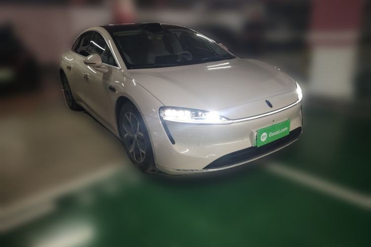 Used Hima Luxeed S7 2025 855 km Max Front Right 45 Deg