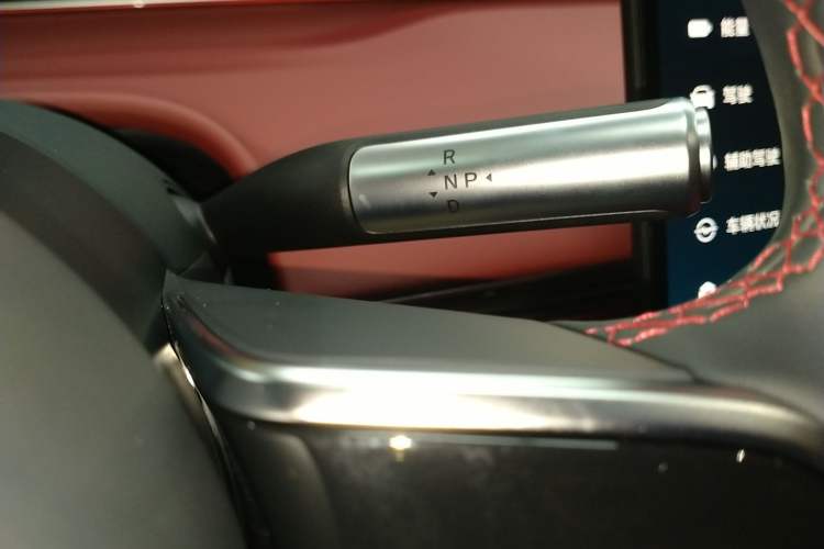 Used Hima Luxeed S7 2025 705 km Max Gear Lever