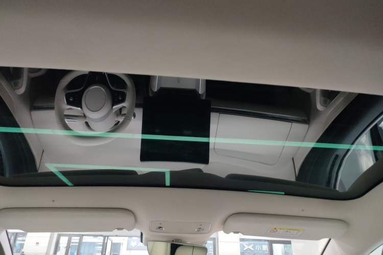 Used Hima Luxeed S7 2025 855 km Max Headliner
