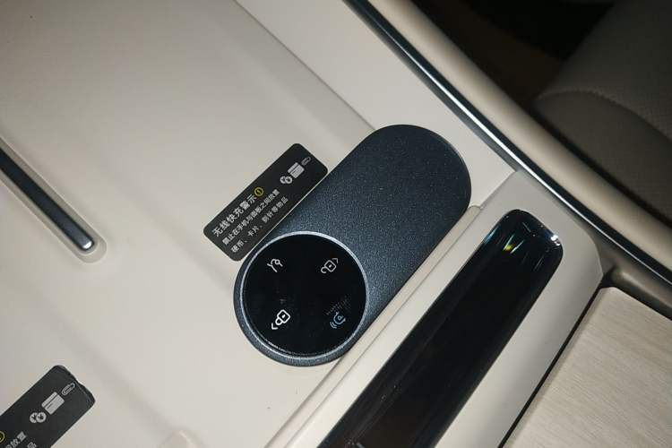 Used Hima Luxeed S7 2025 705 km Pro Interior 1