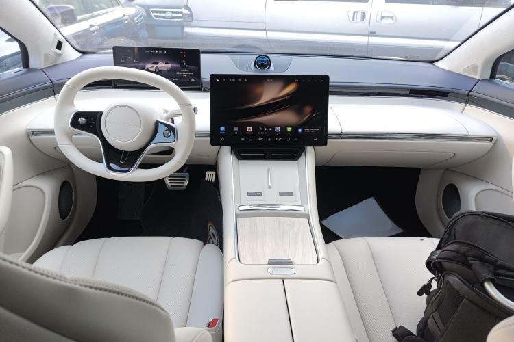 Used Hima Luxeed S7 2025 855 km Max Interior 2