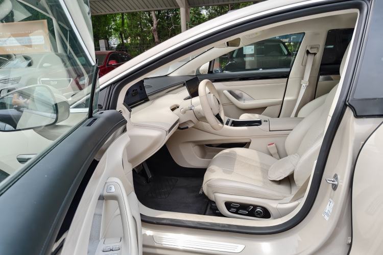 Used Hima Luxeed S7 2025 855 km Max Interior 2