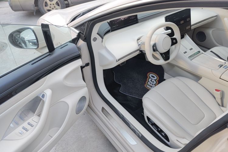 Used Hima Luxeed S7 2025 855 km Max Interior 3