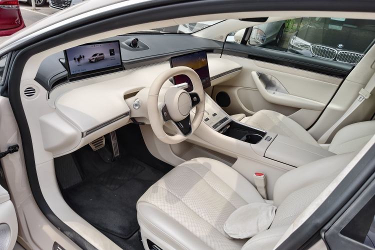 Used Hima Luxeed S7 2025 855 km Max Interior 3
