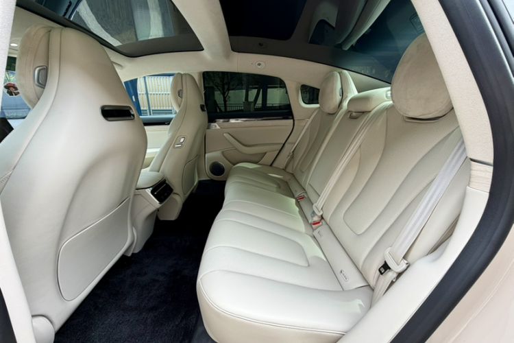 Used Hima Luxeed S7 2025 855 km Max Interior 5