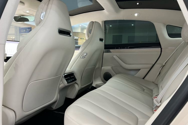 Used Hima Luxeed S7 2025 855 km Max Interior 5