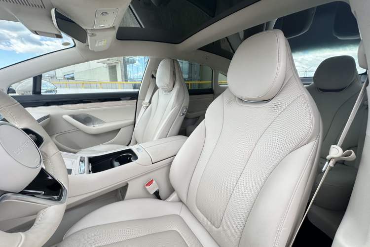 Used Hima Luxeed S7 2025 855 km Max Interior 6