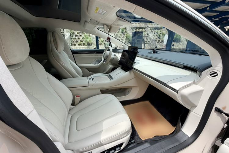 Used Hima Luxeed S7 2025 855 km Max Interior 6
