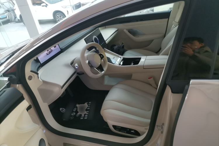 Used Hima Luxeed S7 2025 855 km Max Left Front Seat