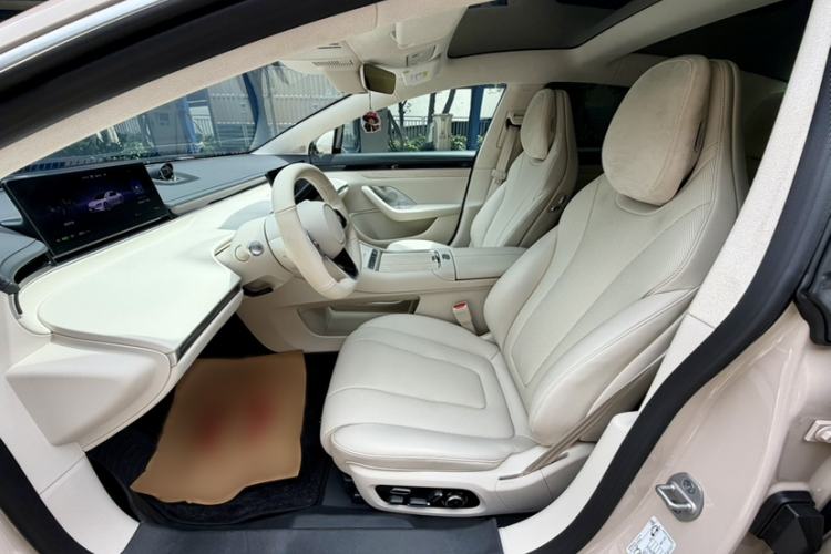 Used Hima Luxeed S7 2025 855 km Max Left Front Seat