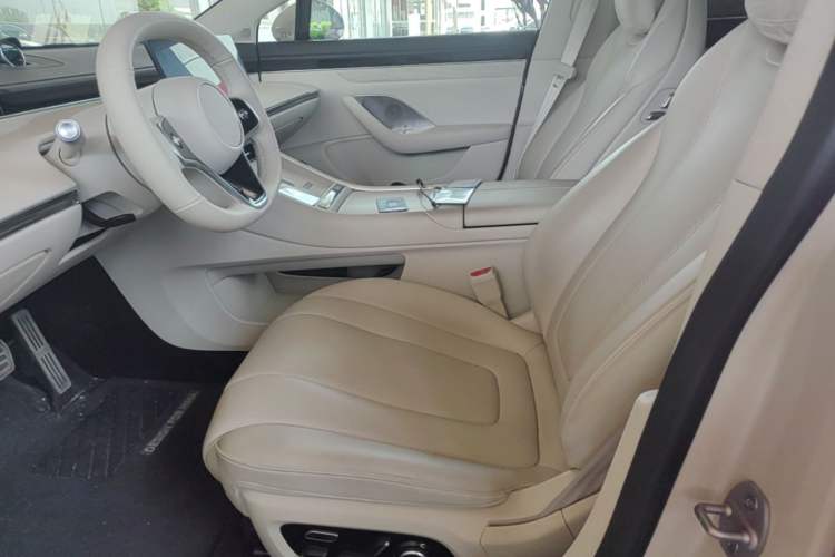Used Hima Luxeed S7 2025 855 km Max Left Front Seat