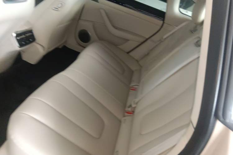 Used Hima Luxeed S7 2025 855 km Max Left Rear Seat