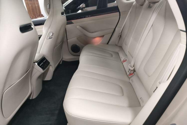 Used Hima Luxeed S7 2025 855 km Max Left Rear Seat