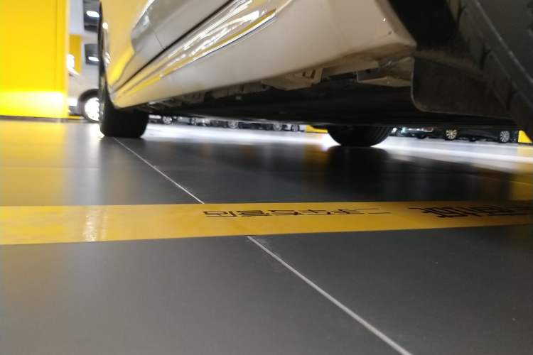 Used Hima Luxeed S7 2025 705 km Max Left Side Sill