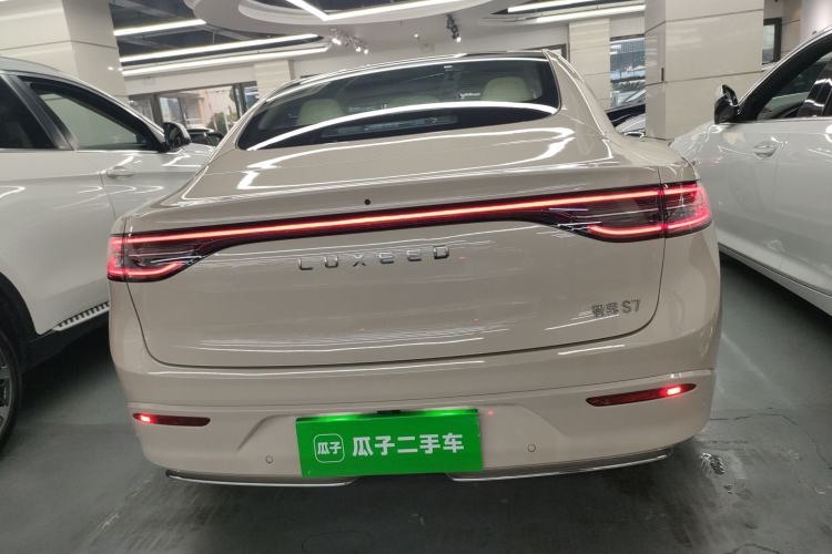 Used Hima Luxeed S7 2025 855 km Max Rear
