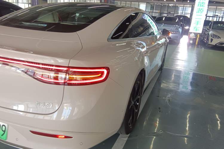 Used Hima Luxeed S7 2025 855 km Max Right Rear Taillight