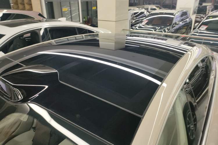 Used Hima Luxeed S7 2025 855 km Max Roof