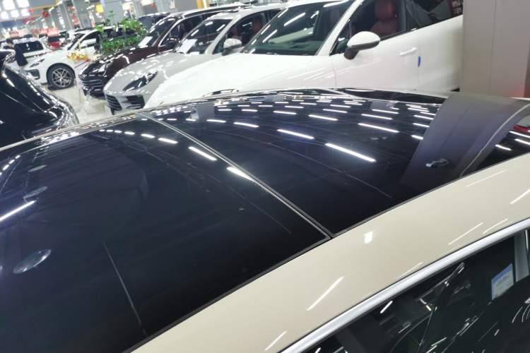 Used Hima Luxeed S7 2025 855 km Max Roof