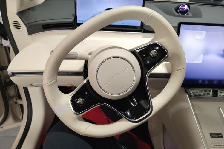 Used Hima Luxeed S7 2025 705 km Pro Steering Wheel
