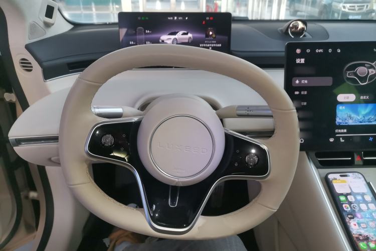 Used Hima Luxeed S7 2025 855 km Max Steering Wheel