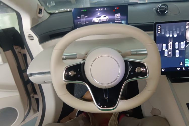 Used Hima Luxeed S7 2025 855 km Max Steering Wheel