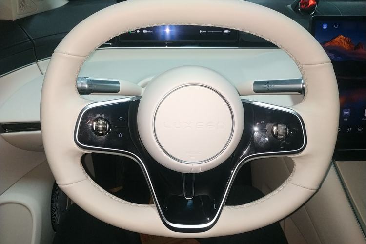 Used Hima Luxeed S7 2025 705 km Pro Steering Wheel