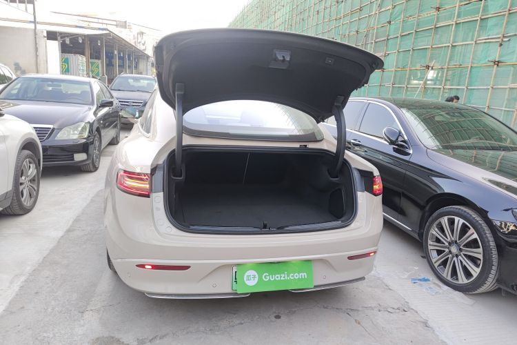 Used Hima Luxeed S7 2025 855 km Max Trunk