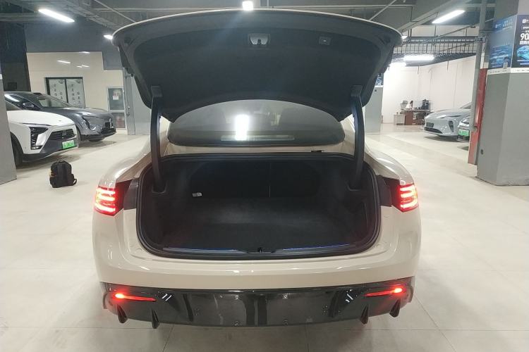 Used Hima Luxeed S7 2025 705 km Pro Trunk