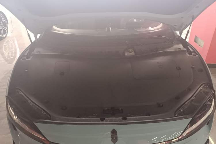 Used Hima Luxeed S7 2026 Model Max+ Engine Bay