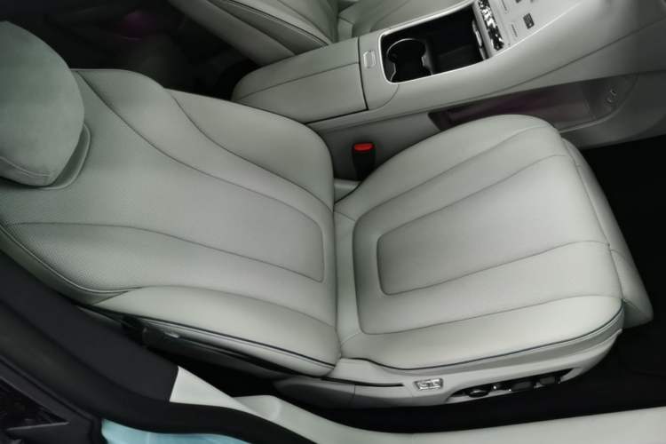 Used Hima Luxeed S7 2026 Model Max+ Right Front Seat