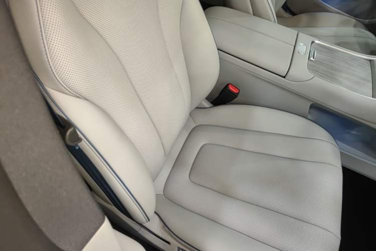 Used Hima Luxeed S7 2026 Model Max+ Right Front Seat